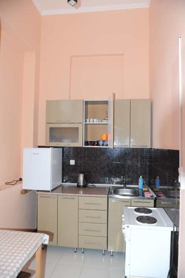 Apartment On Prospekt Mira 71 수쿰 외부 사진