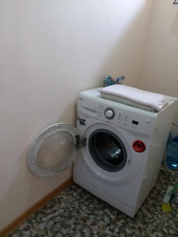 Apartment On Prospekt Mira 71 수쿰 외부 사진