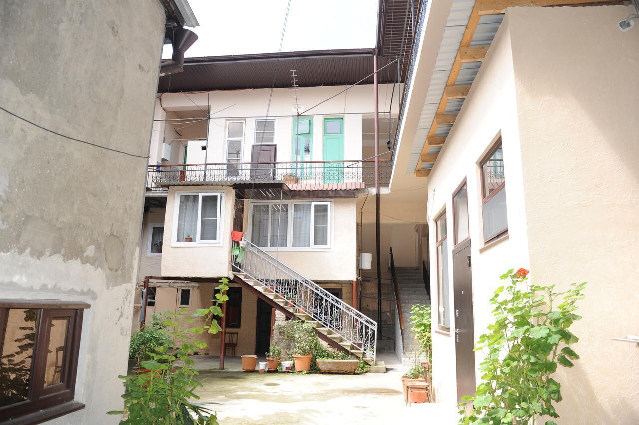 Apartment On Prospekt Mira 71 수쿰 외부 사진