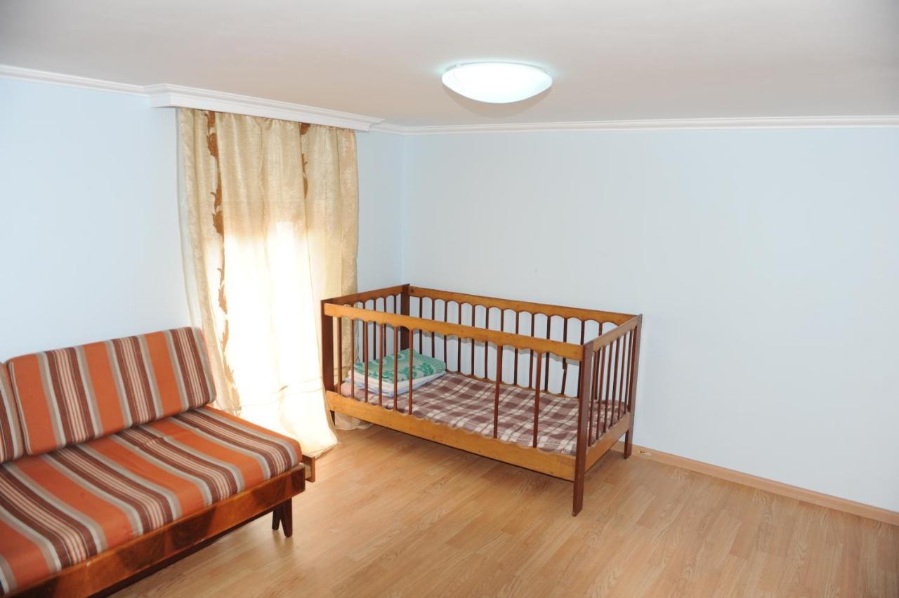 Apartment On Prospekt Mira 71 수쿰 외부 사진