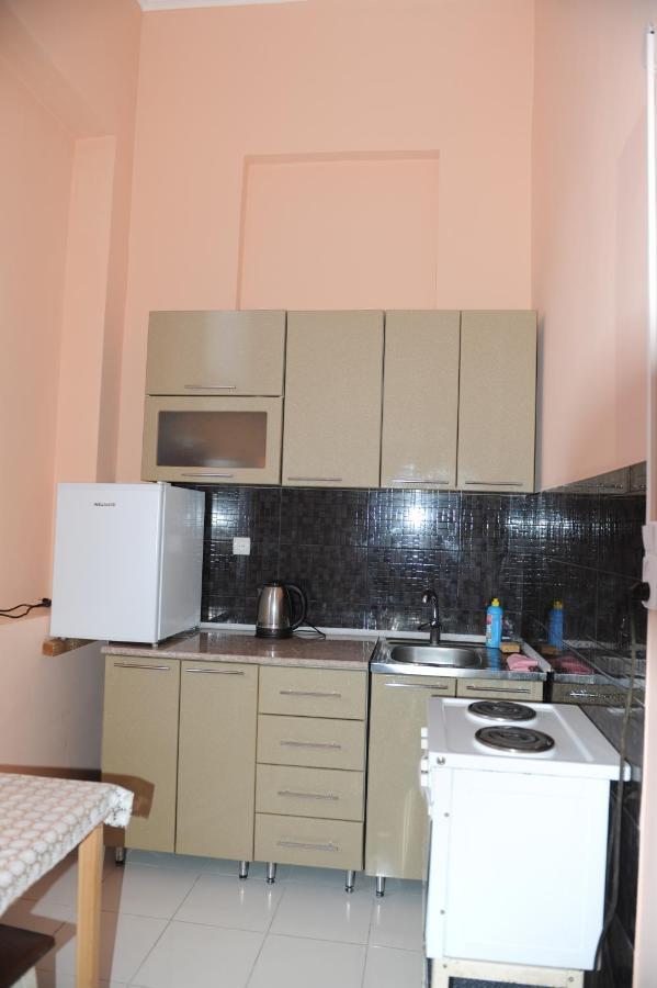 Apartment On Prospekt Mira 71 수쿰 외부 사진