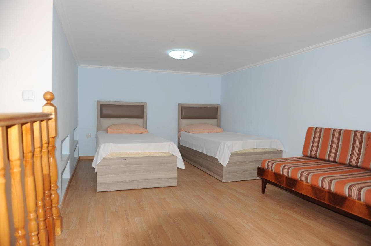 Apartment On Prospekt Mira 71 수쿰 외부 사진